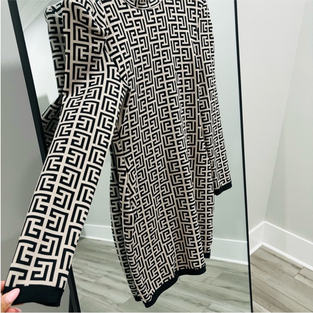 Geometric Pattern Long Sleeve Knit Dress - Black & Cream